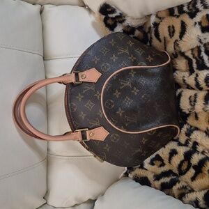 Louis Vuitton bags with authenticity